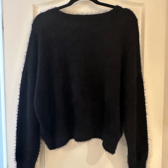 H&M SWEATER XL - Picture 3 of 3